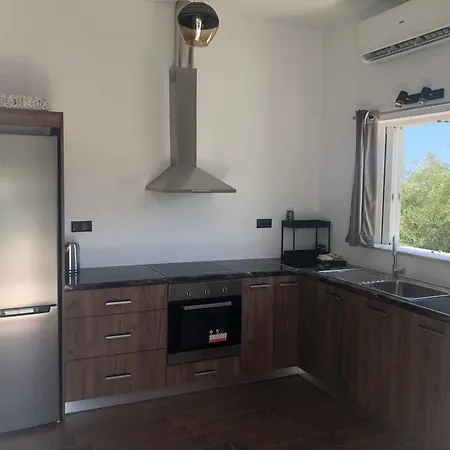 Helen Casa de Férias Pirgos Psilonerou